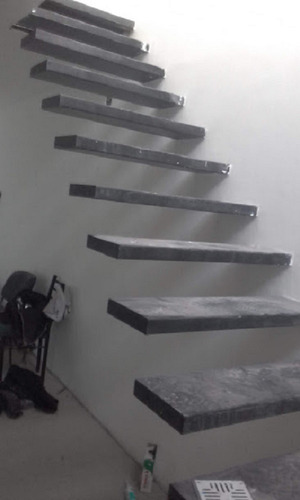 Escaleras-portones-rejas-barandas-herrería Artesanal