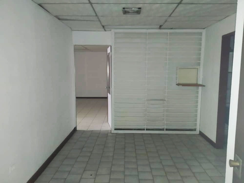Imagen 5 de 8 de Oficina En Venta Av Lecuna Torre Prof Del Centro Caracas