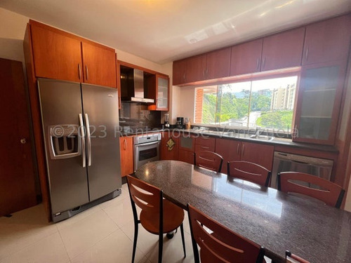 Apartamento En Alquiler En Lomas Del Sol 150mt2 3d 2b 3p