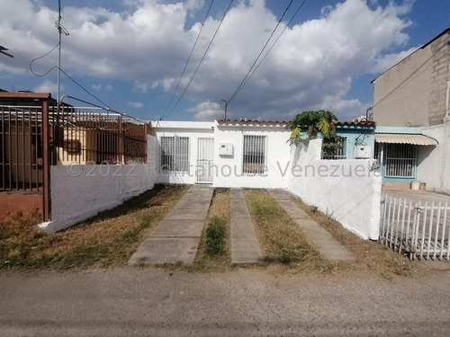 Imagen 1 de 17 de Casa En Venta, Piedra Azul Cabudare #22-20207