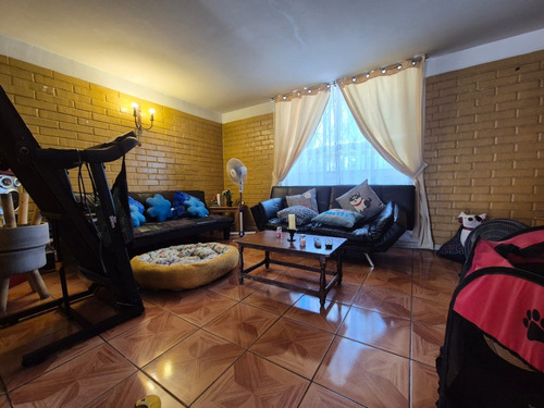 Casa Tres Pisos En Avenida Principal Ciudad Satélite - Maipú