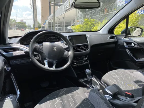Peugeot 2008 1.2 Puretech Allure Pack