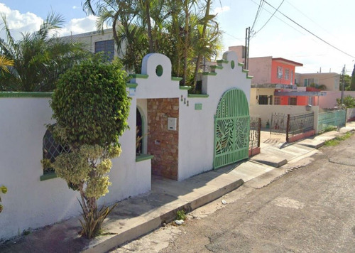 Casa En Venta De Remate Bancario C. 21 Jardines De Miraflores, 97168 Mérida, Yuc. -jcbb2