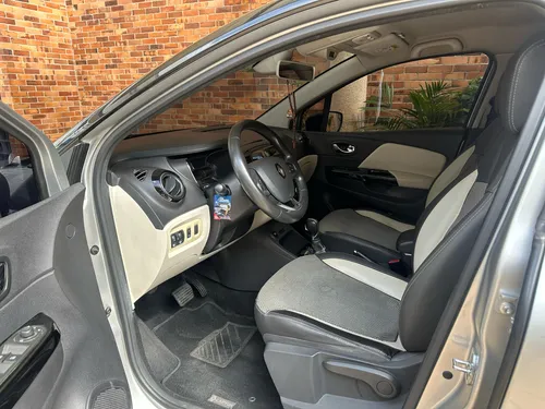 Renault Captur 2.0 Intens Automática