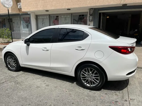 Mazda 2 Sedan 1.5 Grand Touring