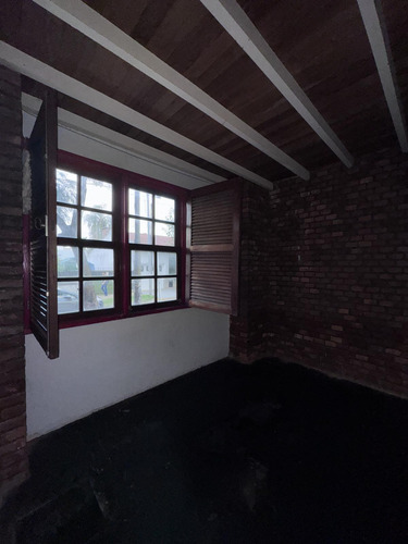 Departamento En Alquiler Con Patio, Bernal. Sin Expensas