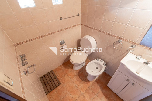 Venta Casa 4 Ambientes Con Piscina Y Quincho En Haedo.