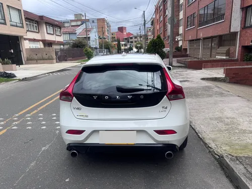 Volvo V40 1.6 T4 R-design