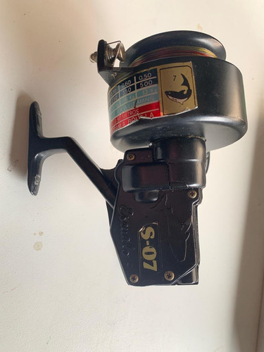 Reel Rotativo Escualo S-07 Negro Derecho (Usado)