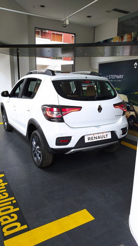 Imagen 5 de 15 de Renault Sandero Stepway 1.6 16v Zen Unidad 0km 2021 Fiat G