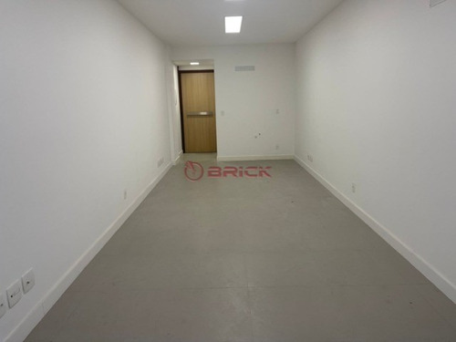 Imagem 3 de 13 de Sala Comercial Com 29 M² No Centro, Teresópolis/rj. - Sa00141 - 70531744