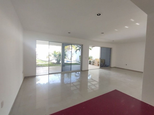 Casa Minimalista En Burgos De Cuernavaca, Temixco Morelos.