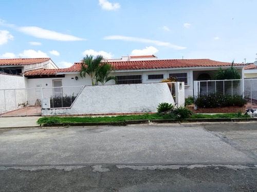 Mcarpio Vende Casa Urb Valle De Camoruco-valencia