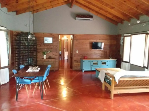 Casa En Venta - 3 Dormitorios 2 Baños 2 Cocheras - 4392 Mts2 - Abasto
