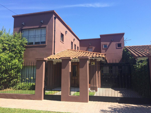 Hermoso Chalet 2 Plantas 4 Ambientes En Venta