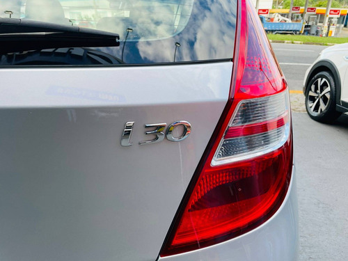 Imagem 8 de 15 de Hyundai I30 2.0 Mpfi Gls 16v Gasolina 4p Automático