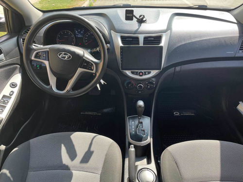 Imagen 14 de 21 de Hyundai Accent 1.6 At Gl Sedan