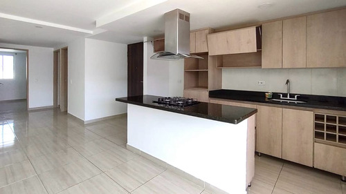 Venta De Apartamento En Laureles / La Castellana