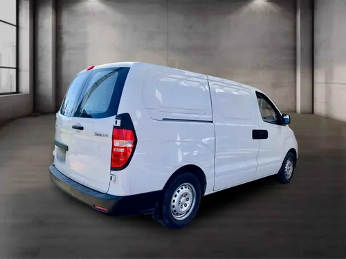 Hyundai Starex 2.4 Cargo Van