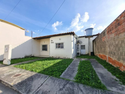 Casa En Venta En Urb. La Fontana En La Morita I, Aragua