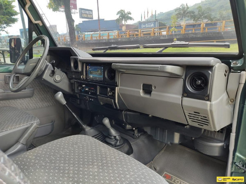 Imagen 10 de 13 de Toyota Land Cruiser 4.5 Fzj