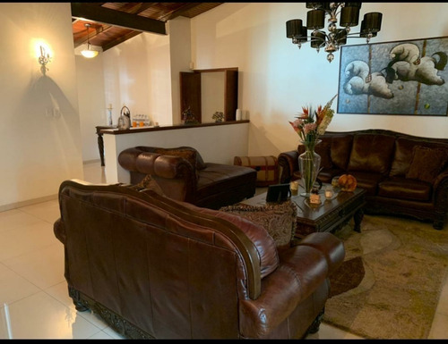 Imagen 20 de 20 de Hermosa Casa Remodelada, Amplia Y Segura, En Excelente Zona 04241665720