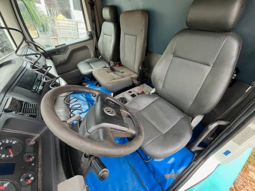 Vw 24-250 6x2 2012 Com Munck Hincol 31.000