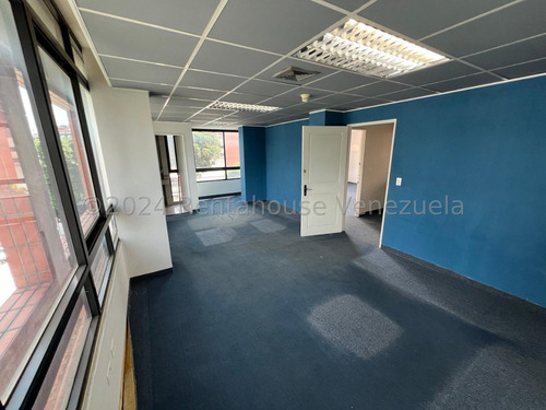 Oficina En Alquiler En Las Mercedes. Sw Mls #25-4418