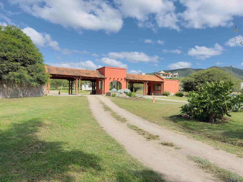 Terreno En Venta Club De Campo Las Cañadas 1264 M2