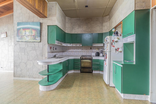 Venta - Oportunidad - Casa 4 Ambientes - Garage - Pileta