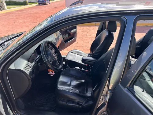 Volkswagen Jetta Clásico 2.0 Cl 5vel Aa Mt