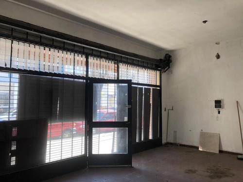 Local Depósito Monte Castro Entrada Directa A La Calle Sin Expensas Con Baño