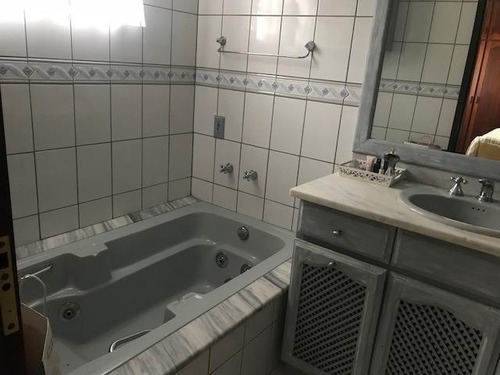 Imagem 11 de 19 de Casa No Saguaçú Com 3 Quartos Para Venda, 166 M² - Lg6057