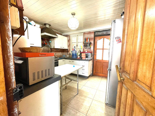 Amplia Solida Casa Familiar 3d 1b. 1est. Patio Impecable