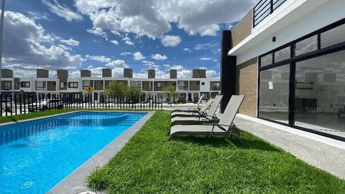 Imagen 21 de 21 de Apártala Antes De Que Te La Ganen! Casa En Renta En Zakia