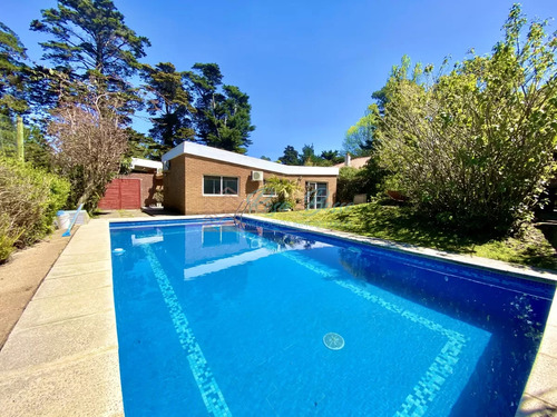 Casa, Alquiler, 4 Dormitorios Más Dependencia, Piscina, Punta Del Este, Brava