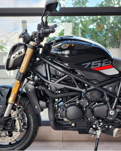 Imagen 17 de 25 de Benelli 752 S - Mejor Contado - Ahora 12/18 No Mt-07 Z400 F