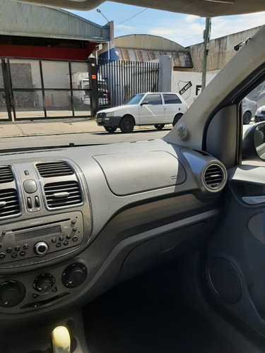 Imagen 9 de 16 de Fiat Grand Siena Essence 1.6 16v 2013 -chocado-