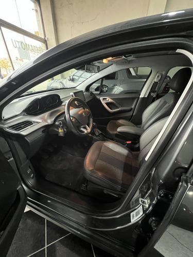 Peugeot 208 1.6 Feline