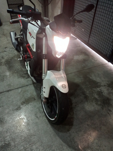 Imagen 20 de 21 de Benelli Tnt 25 250 Año 2017 Impecable Original Segundo Dueño