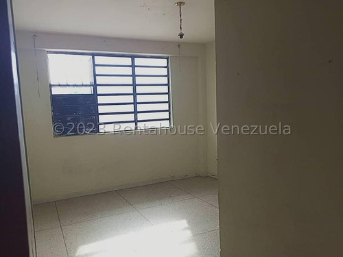 Imagen 10 de 24 de Edificio Ubicado En La Avenida Brager, Cuatro Apartamento, Dos De Ellos De 108 Mtrs2 Y Dos De 84 Mtrs2, Piso 1 Y 2. En La Planta Baja Dispone De Cuatro Santa Maria Para Locales Comerciales