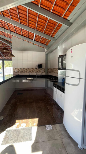 Casa 3 Suítes E 2 Quartos , 2 Banheiros Externos No Galpão!