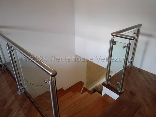 Townhouse En Alquiler, Urb. Lomas De La Trinidad