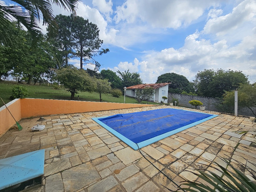 Belíssima Chácara Formada Com 2.400m2