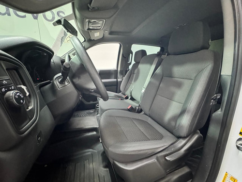 Chevrolet Silverado 4.3 V6 1500 WT Cabina Regular 4x2 At