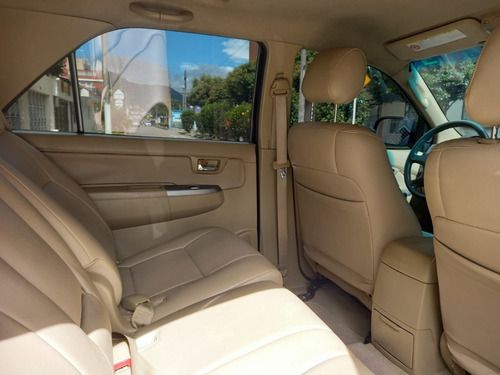 Imagen 24 de 25 de Toyota Fortuner 2.7l 4x2