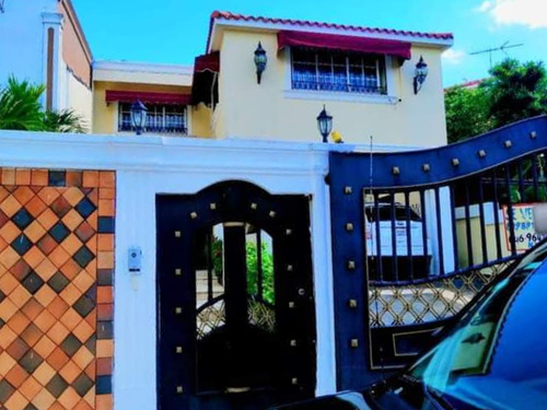 #deventa: Casa Muy Hermosa Y Espaciosa En Un Lugar Residenci