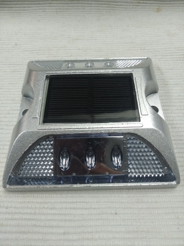 Imagen 4 de 9 de Ojos De Gato Viales Tachas Led Ojos De Gato Solares