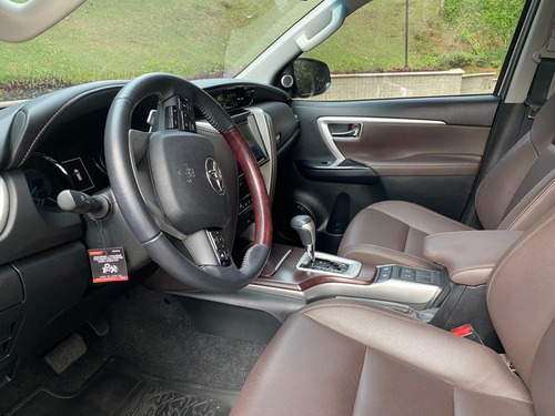 Toyota Fortuner 2019 2.7l Mid