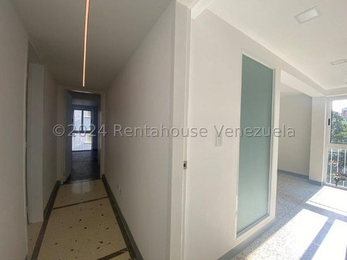 Ampllio Y Remodelado Apartamento En Venta En Altamira 25-21699 Ag
